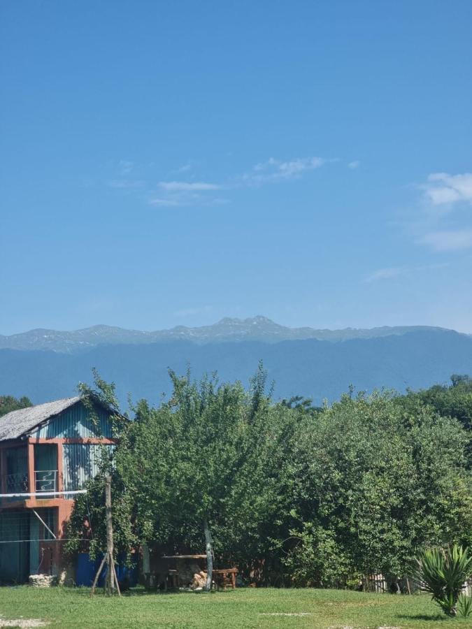 Guesthouse At Oleg'S Zolotoy Bereg Gudauta Bagian luar foto