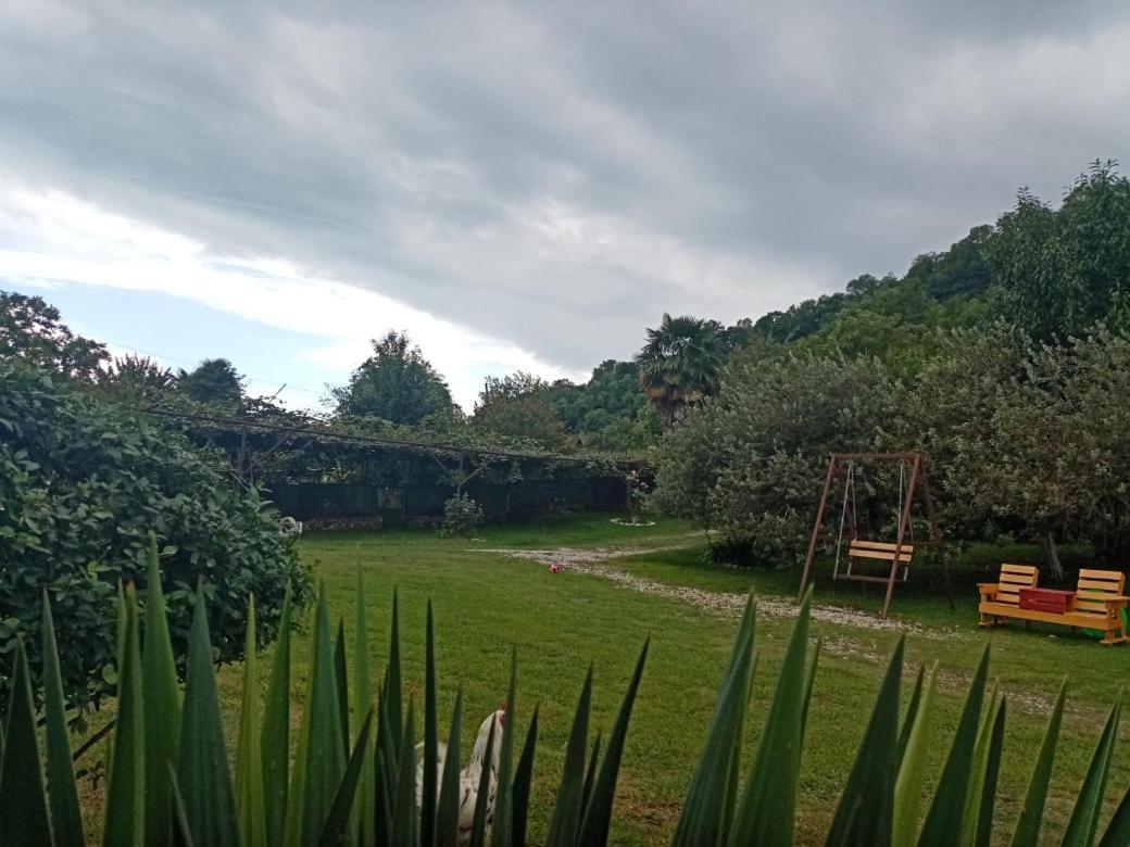 Guesthouse At Oleg'S Zolotoy Bereg Gudauta Bagian luar foto