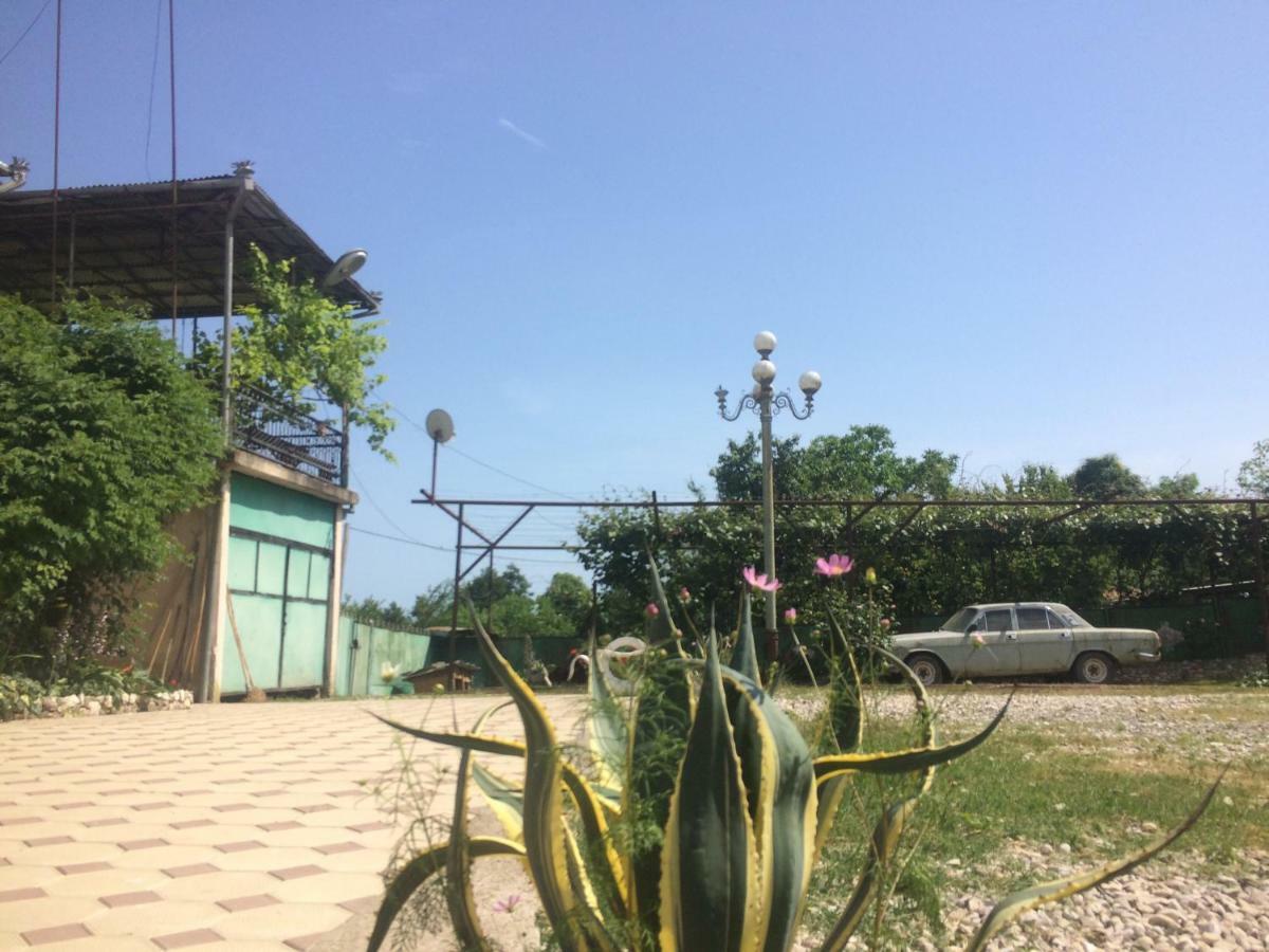Guesthouse At Oleg'S Zolotoy Bereg Gudauta Bagian luar foto