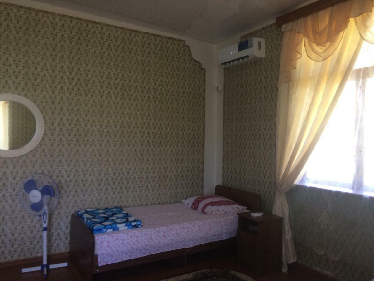Guesthouse At Oleg'S Zolotoy Bereg Gudauta Bagian luar foto
